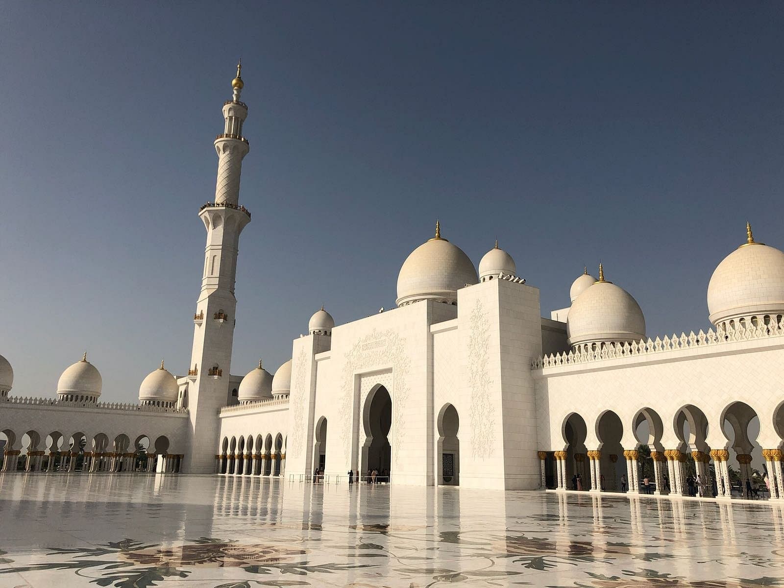 Abu Dhabi travel packages from Kenya — Abu Dhabi blends stately elegance with modern ambition. More